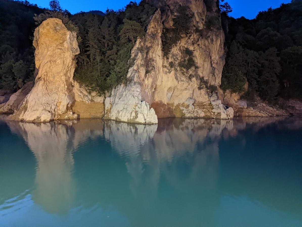 Gite Proche Des Passerelles Et Du Lac De Monteynard Saint-Martin-de-la-Cluze ภายนอก รูปภาพ